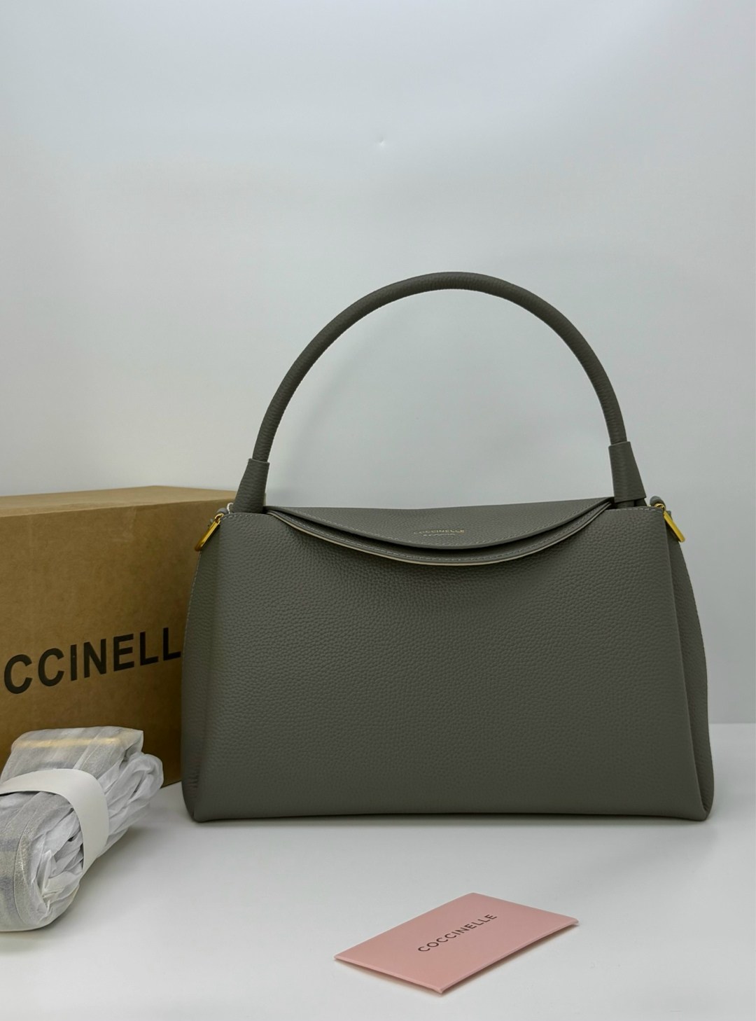 сумка coccinelle,сумка женская coccinelle,сумка женская,сумка,сумка coccinelle b14 mini пудровая
