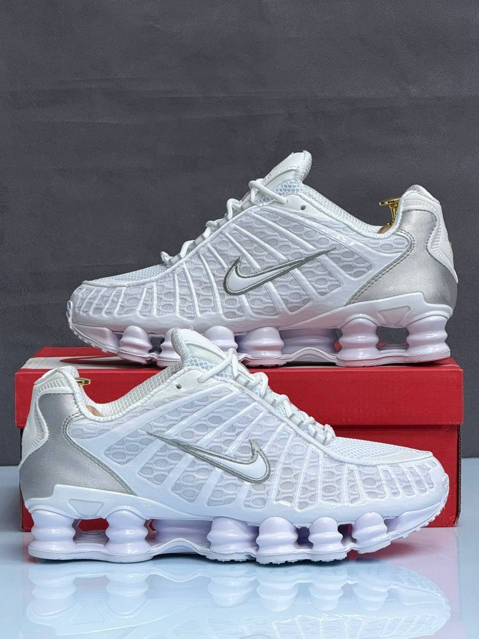nike shox tl white metallic silver,кроссовки nike shox tl для бега белые мужские женские,кроссовки nike shox tl white metallic silver,кроссовки nike shox tl,nike shox tl white