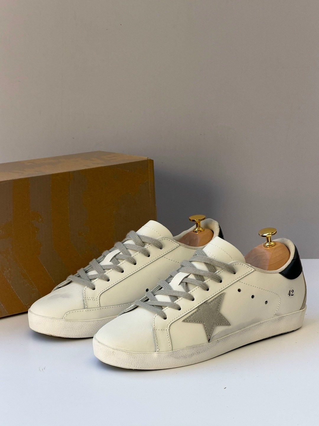 ,golden goose super-star,кроссовки golden goose,golden goose,golden goose off white super star sneakers
