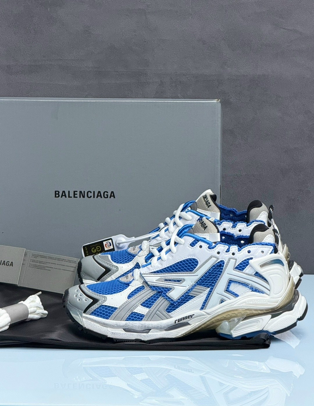 кроссовки balenciaga runner,кроссовки balenciaga,беговые кроссовки balenciaga синий,женские кроссовки balenciaga,кроссовки balenciaga runner серый/синий
