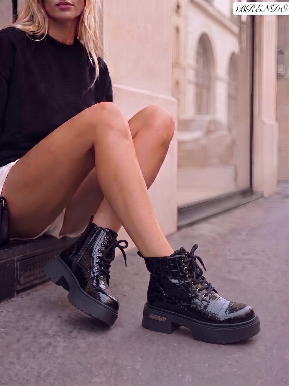 ботинки женские celine,,женские ботинки,селин  женская,celine черные ботинки