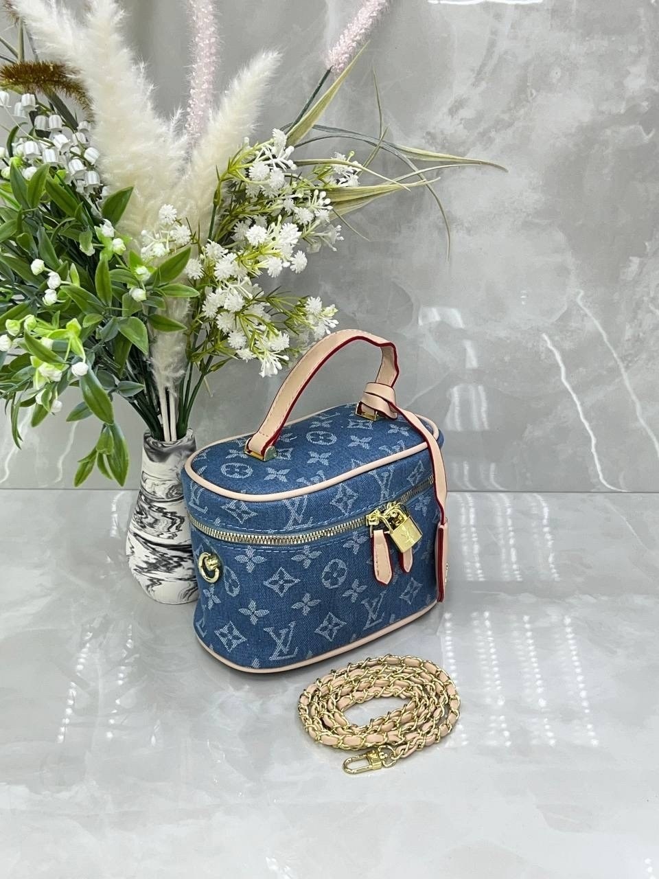 женская сумка louis vuitton,сумкa louis vuitton,сумка косметичка louis vuitton,сумка луи виттон vanity,сумка луи виттон