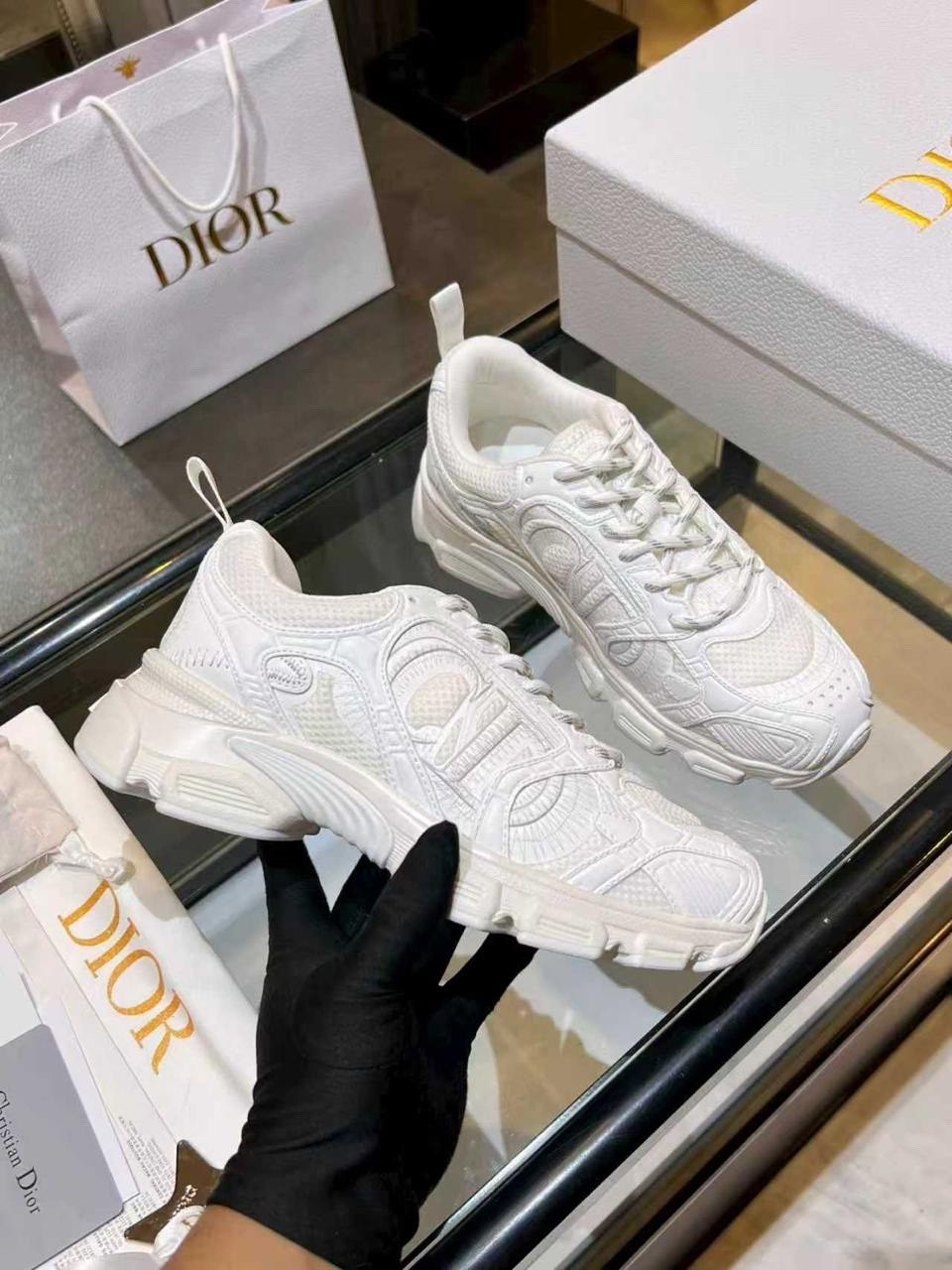 кроссовки dior,диор кроссовки,женские кроссовки dior chrono premium white grey,кроссовки christian dior,женские кроссовки