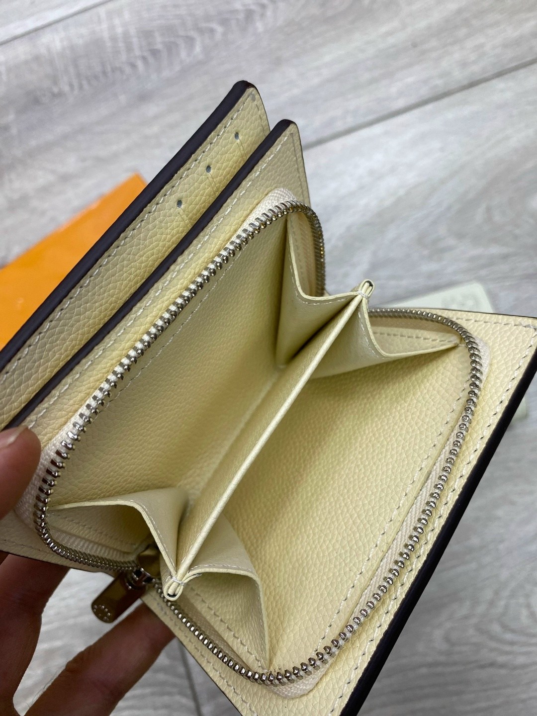 louis vuitton кошелек,кошелек louis vuitton brazza,женские кошельки,обложка на паспорт луи виттон,louis vuitton кошелек louis vuitton