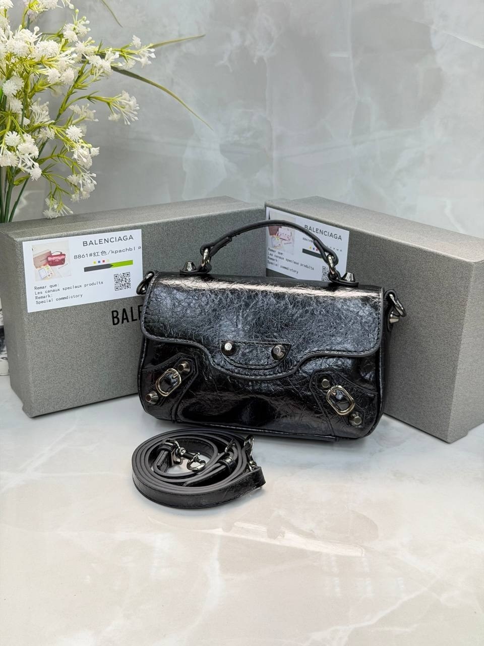 balenciaga сумка,balenciaga сумка на плечо,сумка от balenciaga,сумочка модная,модная сумка