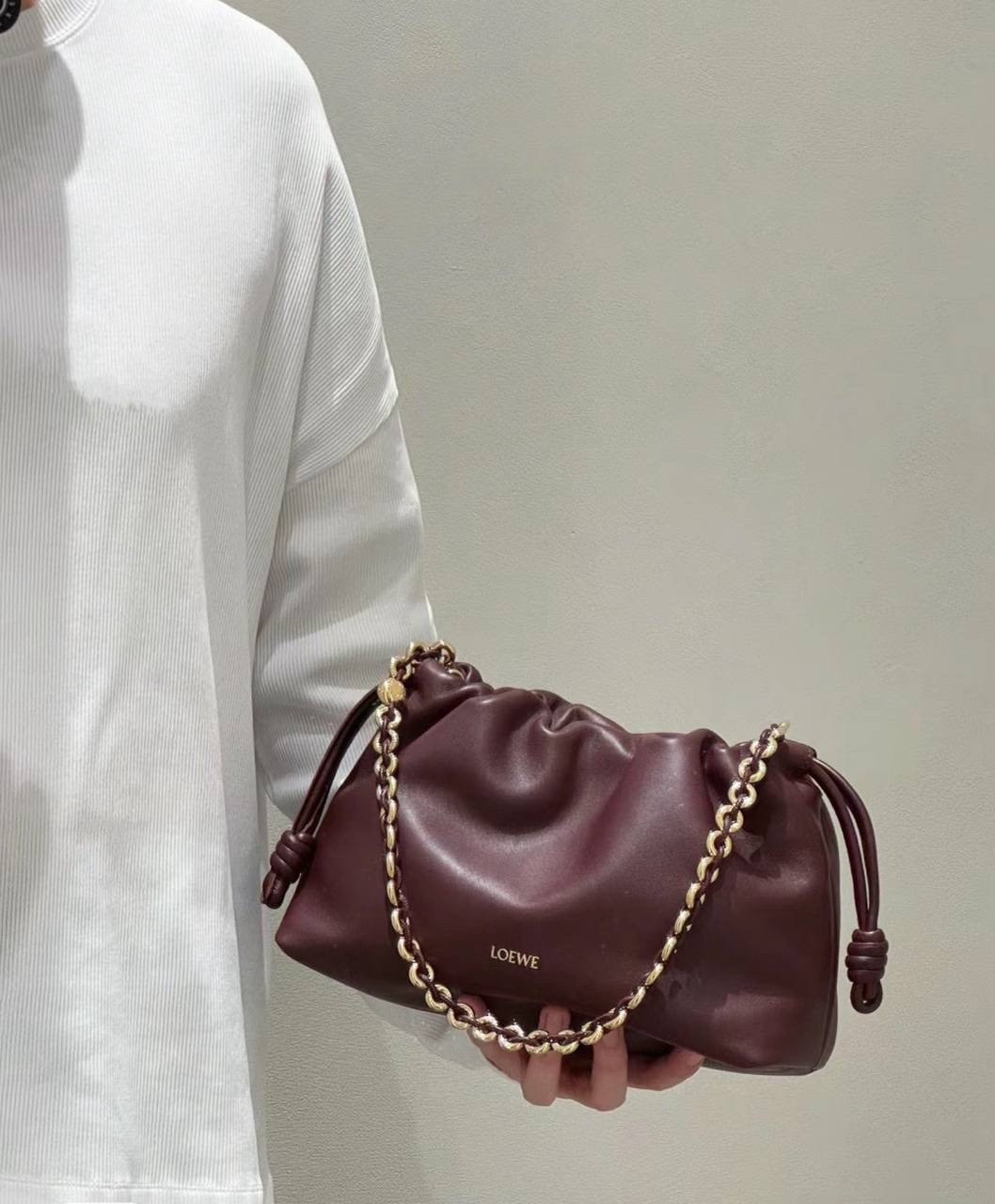 сумка,сумка loewe,коричневая кожаная сумка через плечо,кожаная сумка,женская сумка