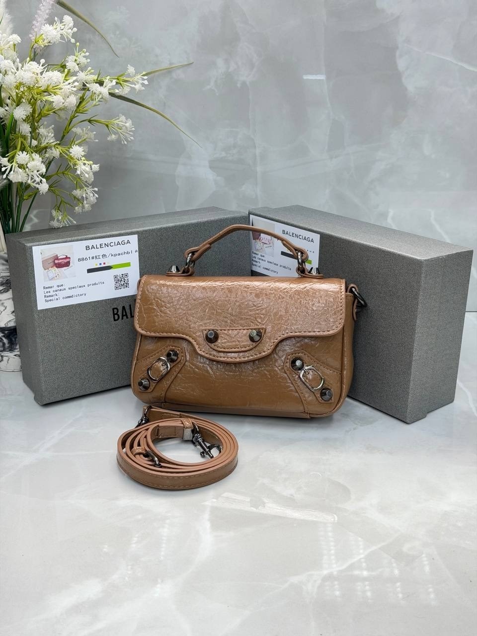 balenciaga сумка,balenciaga сумка на плечо,сумка от balenciaga,сумочка модная,модная сумка