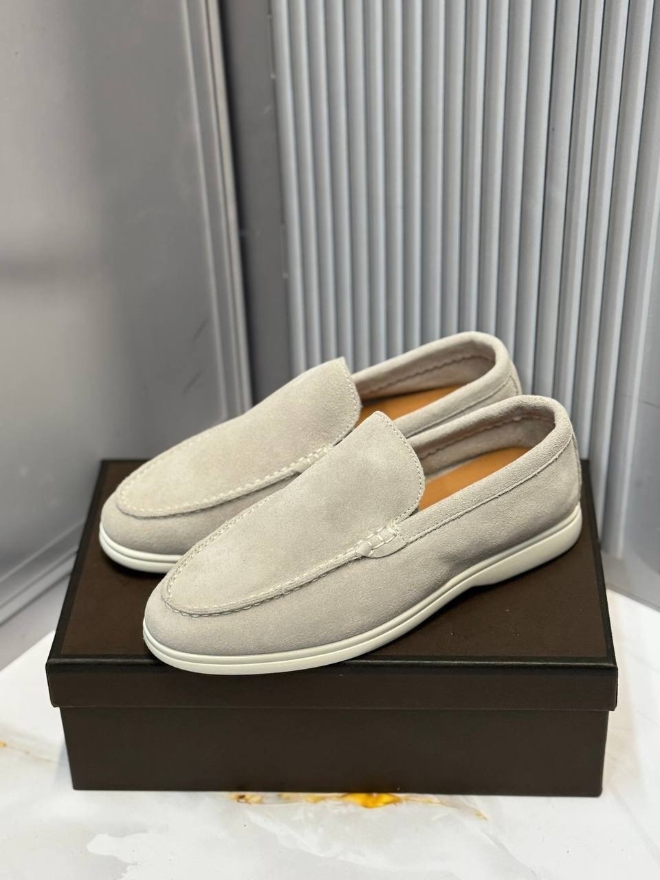 лоферы из натуральной замши loro piana,лоферы замшевые loro piana,,лоферы из натуральной замши loro piana цвет голубой,лоферы замшевые loro piana цвет голубой