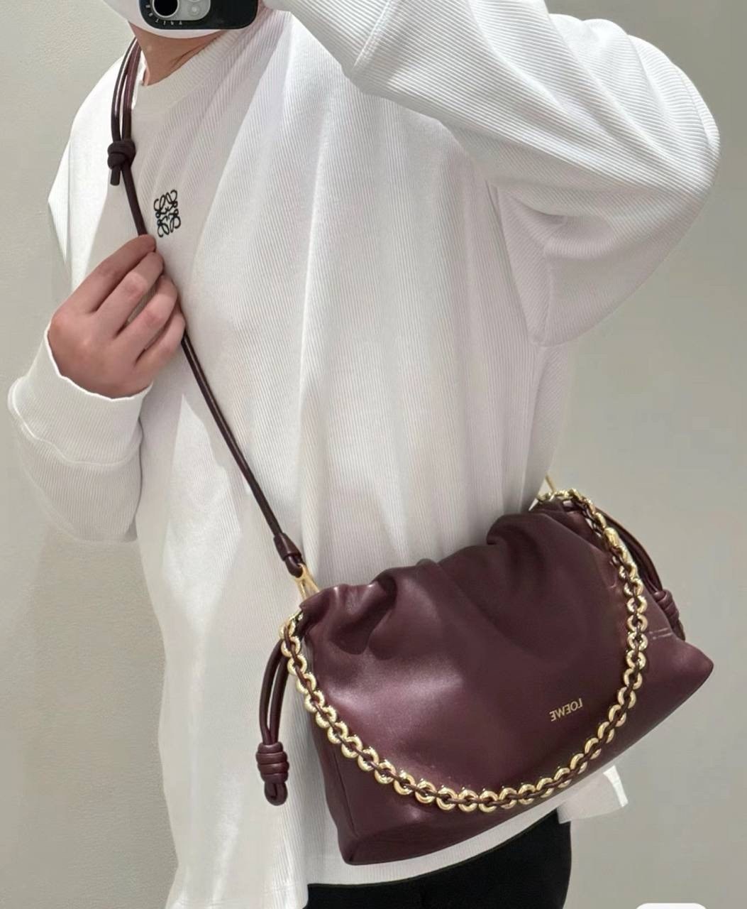 сумка,сумка loewe,коричневая кожаная сумка через плечо,кожаная сумка,женская сумка
