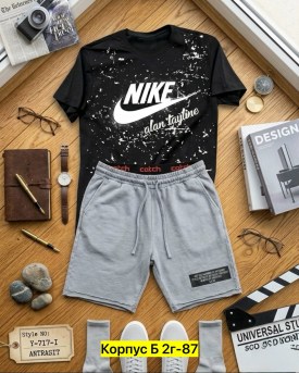 Костюм