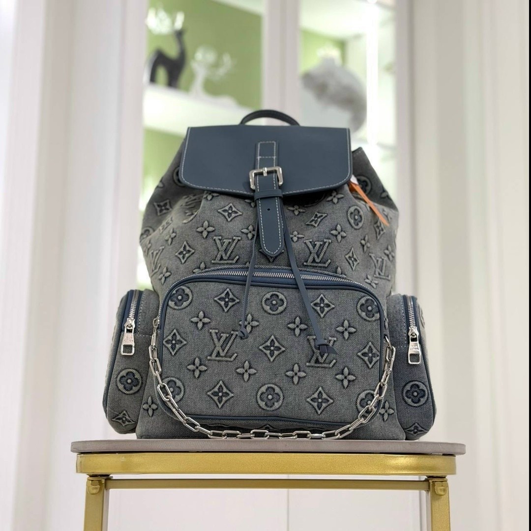 рюкзак louis vuitton,луи виттон кристофер рюкзак,louis vuitton рюкзак джинсовый,рюкзак женский louis vuitton,сумка - рюкзак louis vuitton denim