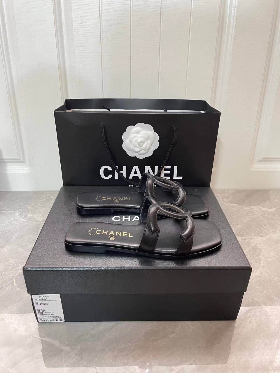 chanel шлепанцы женские,шлепанцы chanel,шлепанцы шанель черные,шлепки шанель,женские шлепанцы