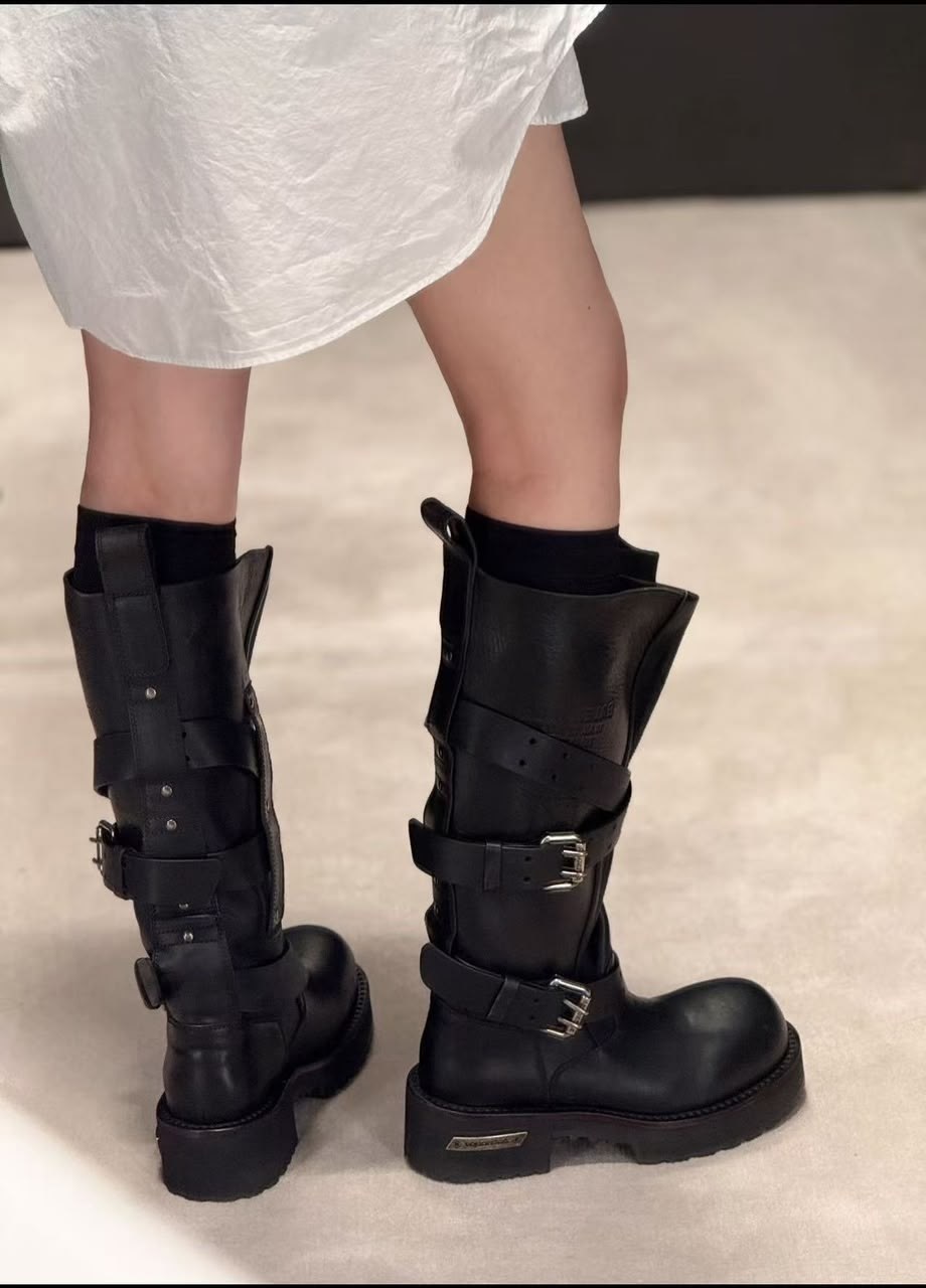,ботинки balenciaga venom buckle-strap high boots,высокие сапоги balenciaga venom из телячьей кожи с круглым носком и пряжкой,balenciaga venom boots,balenciaga ботинки
