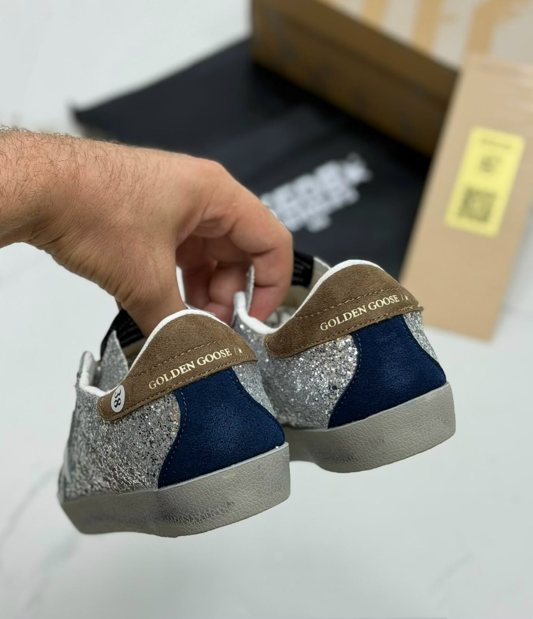 ,кеды golden goose женские,golden goose кеды super-star с блестками серебристый,hi star glitter sneakers in silver golden goose,кеды golden goose