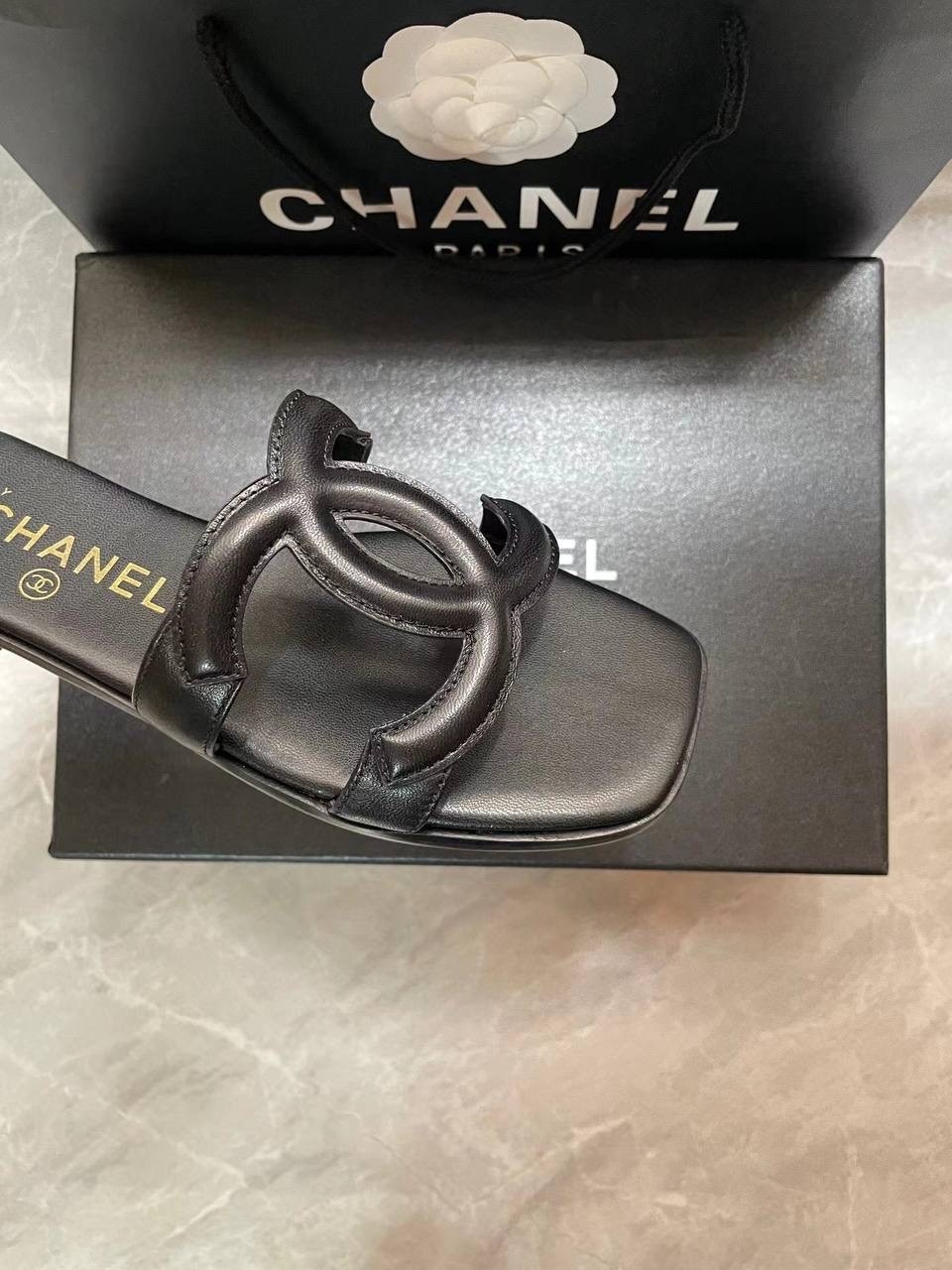 chanel шлепанцы женские,шлепанцы chanel,шлепанцы шанель черные,шлепки шанель,женские шлепанцы