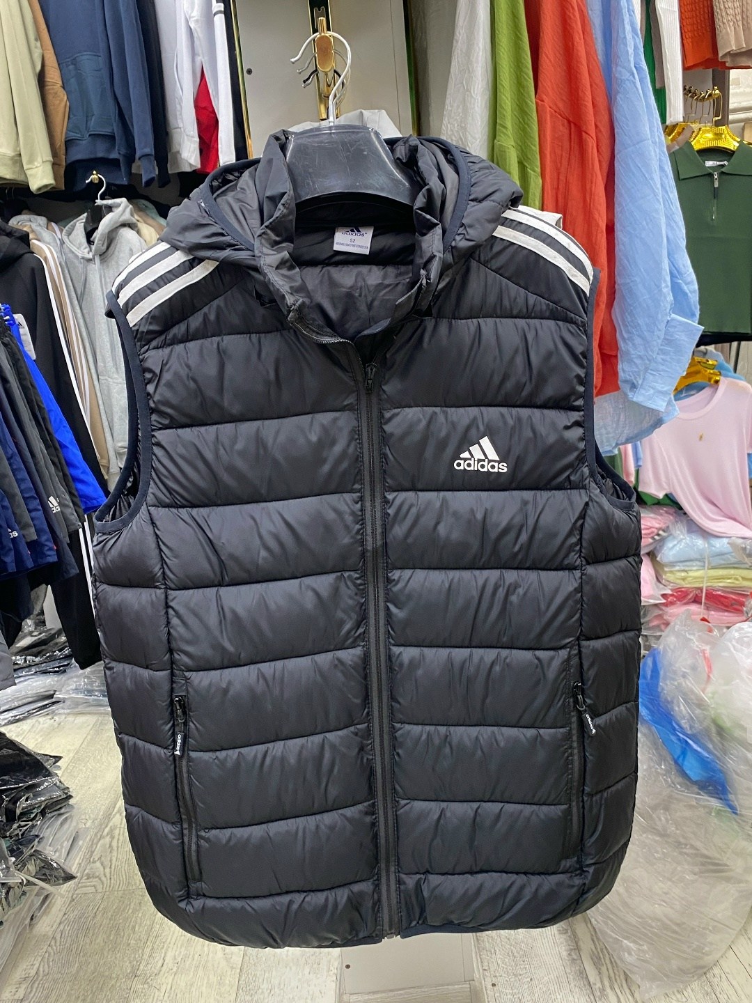 жилет adidas,жилет утепленный adidas,жилетка мужская adidas,жилет adidas sportswear adidas,жилетка adidas
