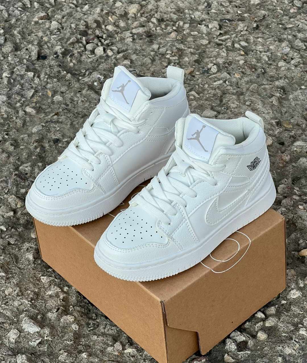 air jordan 1 mid triple white,кроссовки,кроссовки мальчику,кроссовки женскиe,женские кроссовки nike