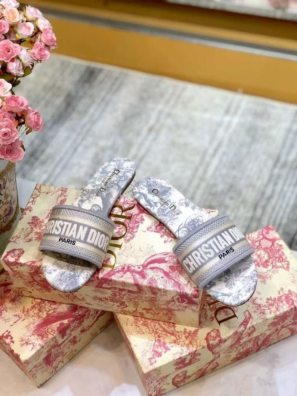 женские шлепанцы,шлепанцы женские christian dior,шлепки диор,шлепки женские,летние сандалии