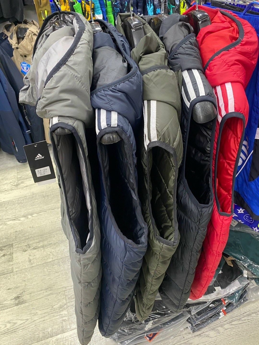 жилет adidas,жилет утепленный adidas,жилетка мужская adidas,жилет adidas sportswear adidas,жилетка adidas