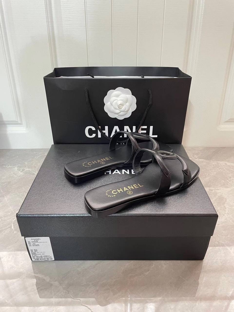 chanel шлепанцы женские,шлепанцы chanel,шлепанцы шанель черные,шлепки шанель,женские шлепанцы