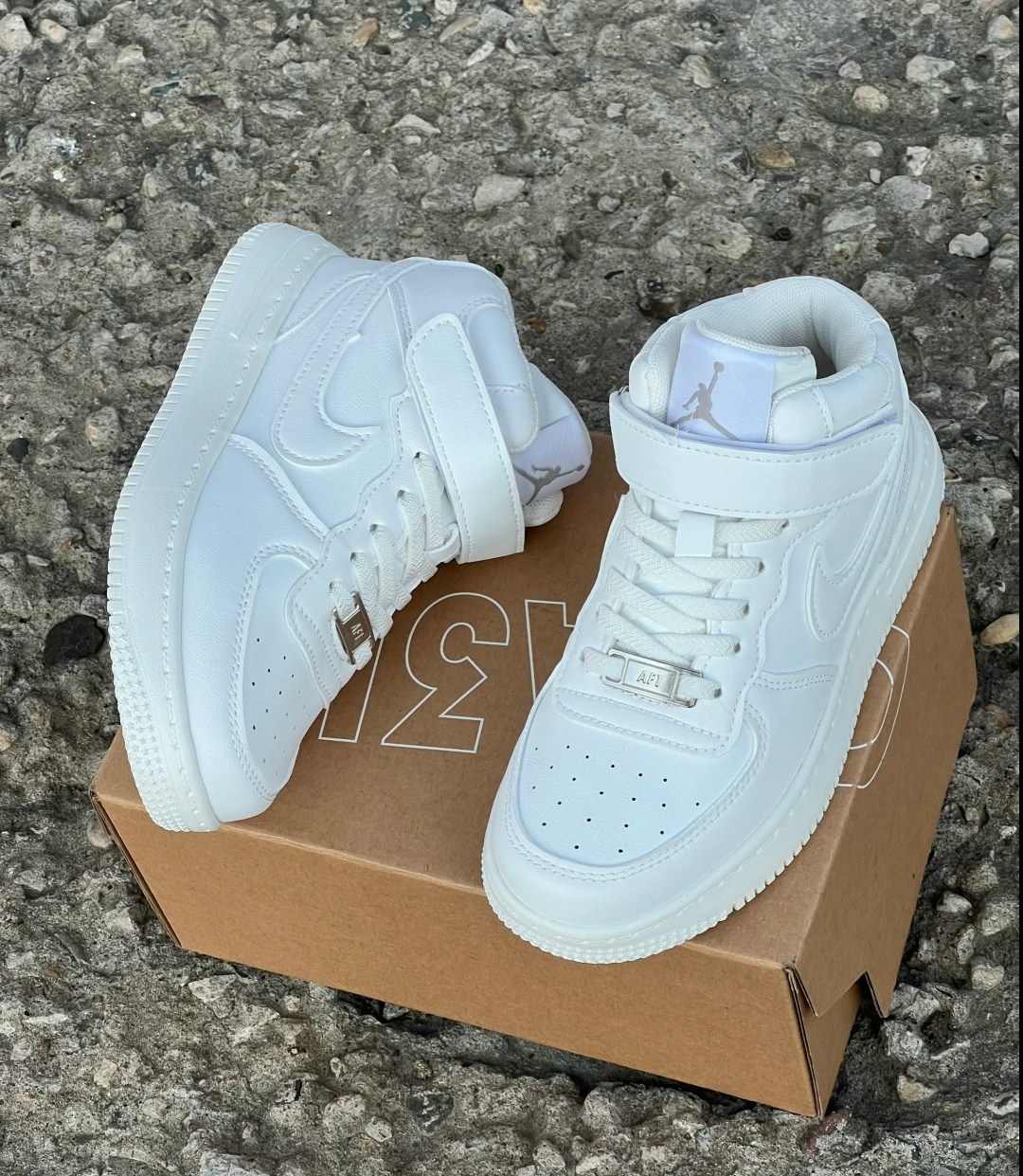 зимние кроссовки мужские найк белые аир форсе,кросcовки nike air force 1,кроссовки зимние nike air force,зимние женские, мужские кроссовки на меху nike air force белые,кроссовки