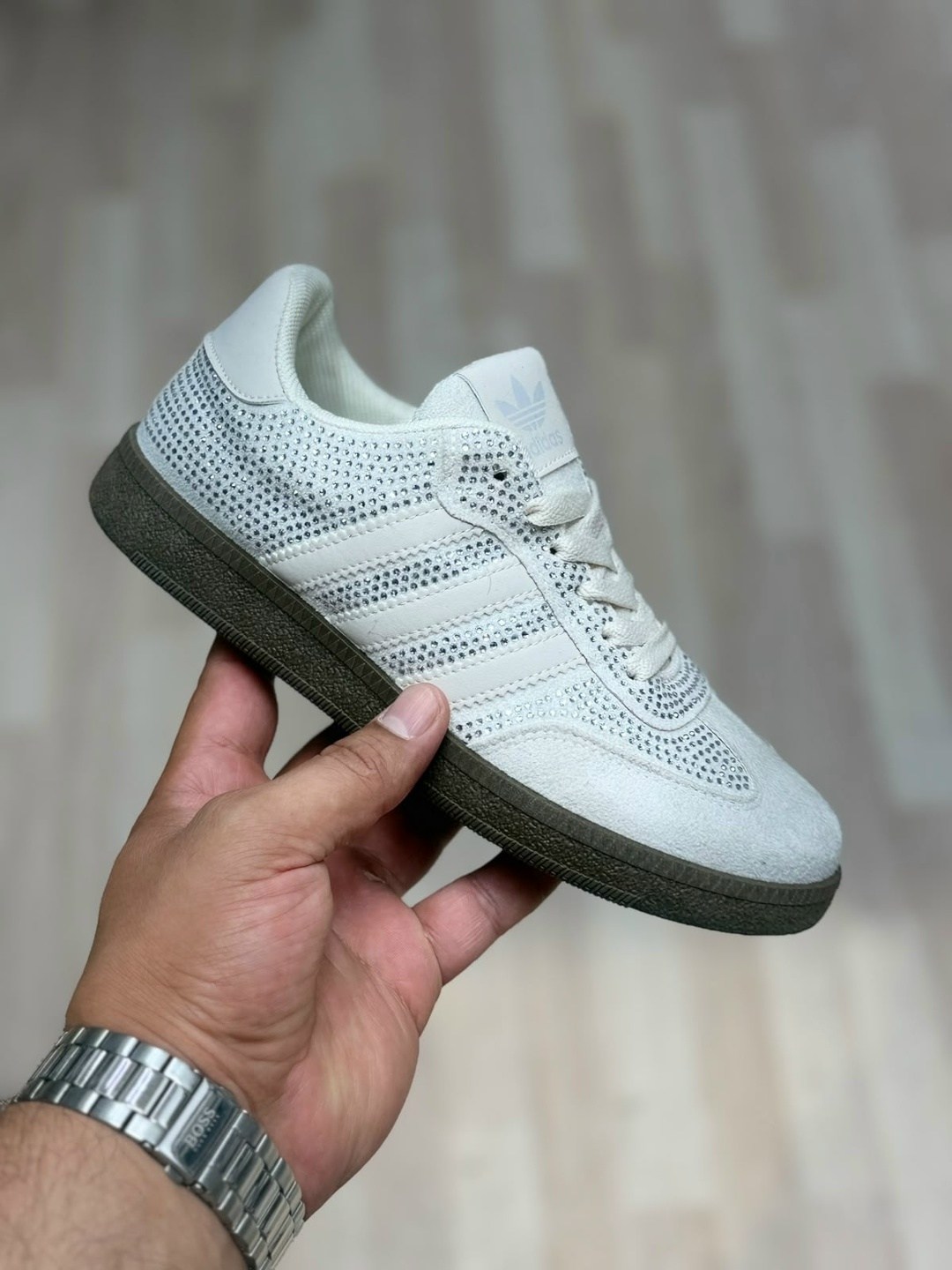 ,кроссовки adidas,кроссовки женскиe,кроссовки adidas spezial,адидас самба буст