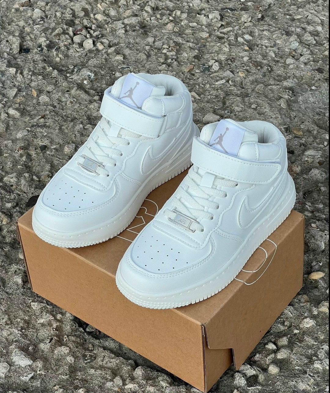 зимние кроссовки мужские найк белые аир форсе,кросcовки nike air force 1,кроссовки зимние nike air force,зимние женские, мужские кроссовки на меху nike air force белые,кроссовки