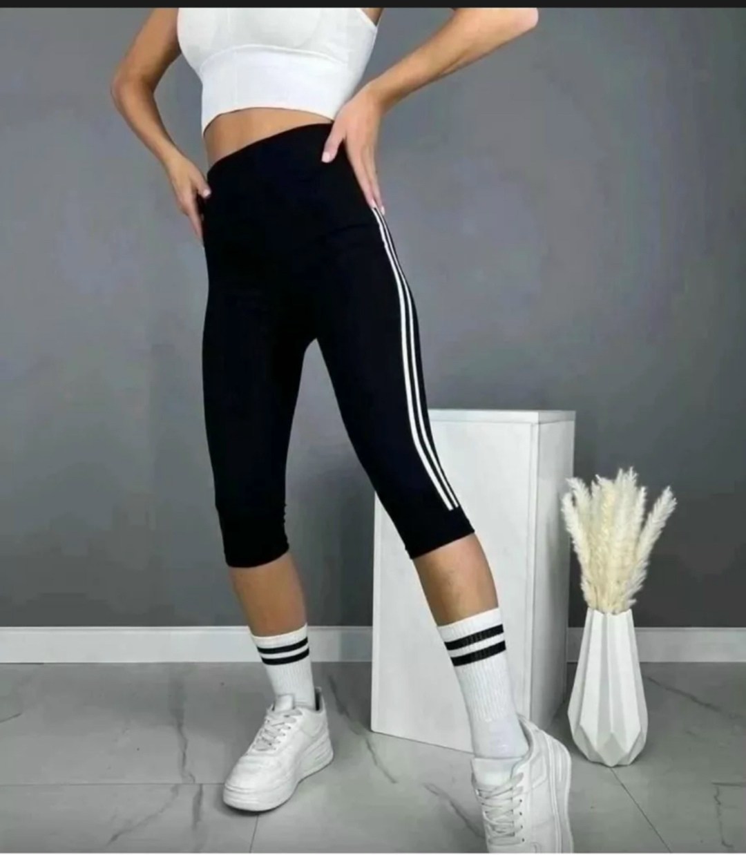 спортивные лосины женские,капри спортивные леггинсы короткие,лосины женские спортивные с полосками,капри спортивные,легинсы спортивные короткие