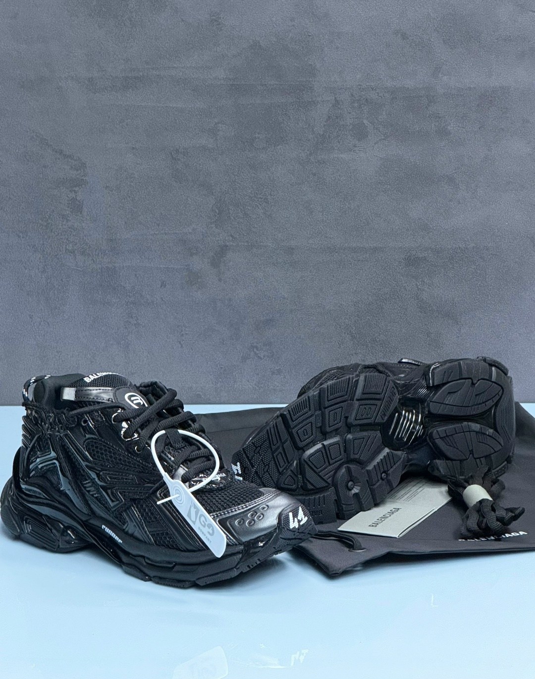 беговые кроссовки balenciaga черный,мужские кроссовки balenciaga runner черные,кроссовки balenciaga runner,кроссовки balenciaga,balenciaga черные кроссовки