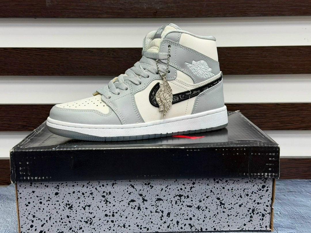 кроссовки nike air jordan 1 high og,кроссовки nike air jordan 1,кроссовки nike air jordan 1 retro high,мужские кроссовки nike air jordan 1 mid,кроссовки nike air jordan 1 mid white shadow
