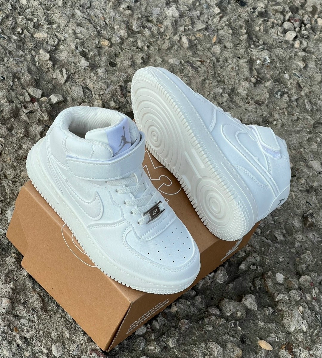 зимние кроссовки мужские найк белые аир форсе,кросcовки nike air force 1,кроссовки зимние nike air force,зимние женские, мужские кроссовки на меху nike air force белые,кроссовки