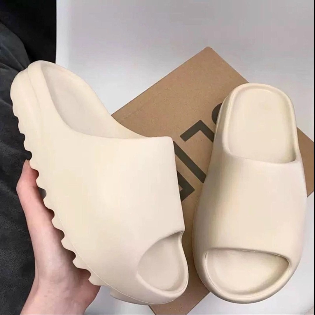 тапки yeezy slide,тапки adidas yeezy slide desert sand,adidas yeezy slide,шлепанцы yeezy,шлепанцы adidas yeezy slide bone белые