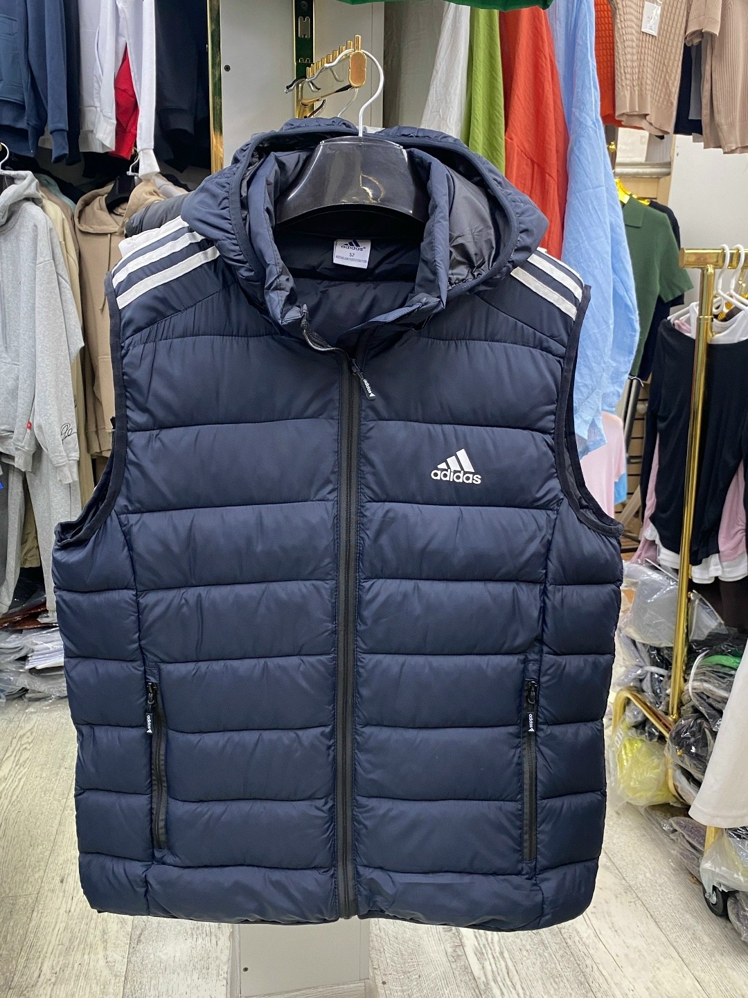 жилет adidas,жилет утепленный adidas,жилетка мужская adidas,жилет adidas sportswear adidas,жилетка adidas