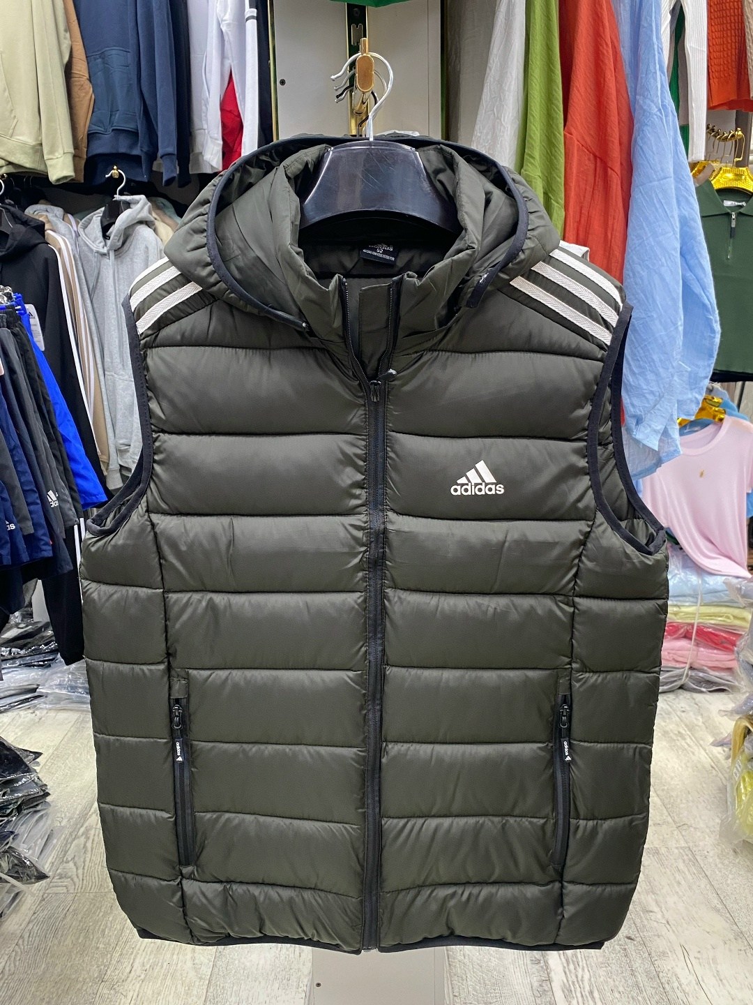 жилет adidas,жилет утепленный adidas,жилетка мужская adidas,жилет adidas sportswear adidas,жилетка adidas