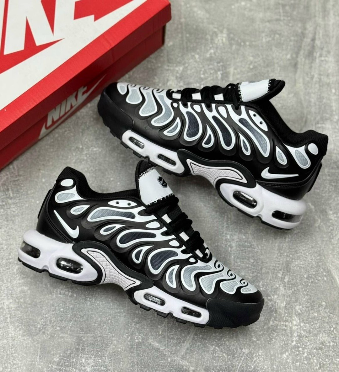 кроссовки nike air max tn plus,кроссовки nike air max plus,nike air max plus tn,кроссовки,кроссовки nike air max plus drift