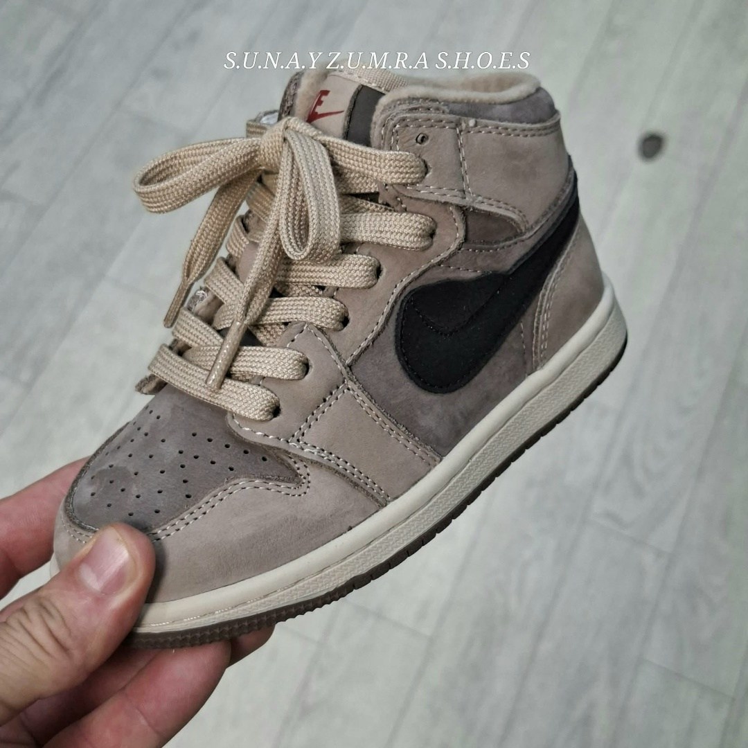 air jordan 1 mid light smoke grey,jordan 1 mid light smoke grey,nike air jordan 1 mid,кроссовки nike air jordan 1 mid light smoke grey,nike air jordan 1 mid grey