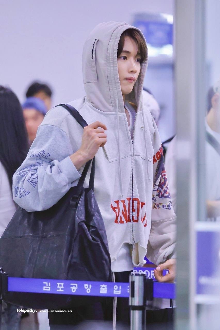 taeyong nct,корейская мода,стиль корейский,jaehyun nct,толстовка