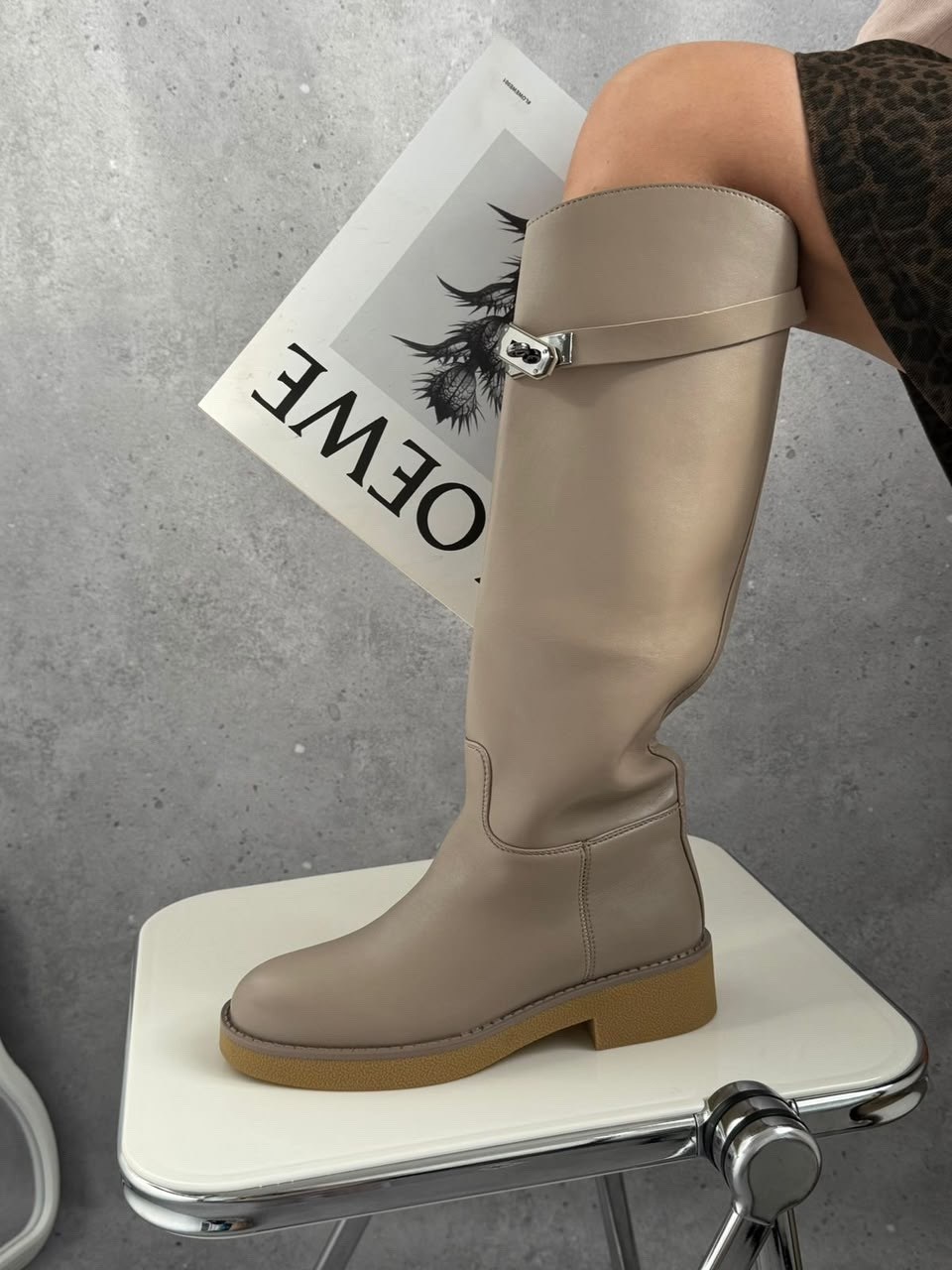 женские сапоги,сапоги hermes,бежевые сапоги с широким голенищем,бежевые сапоги,кожаные сапоги
