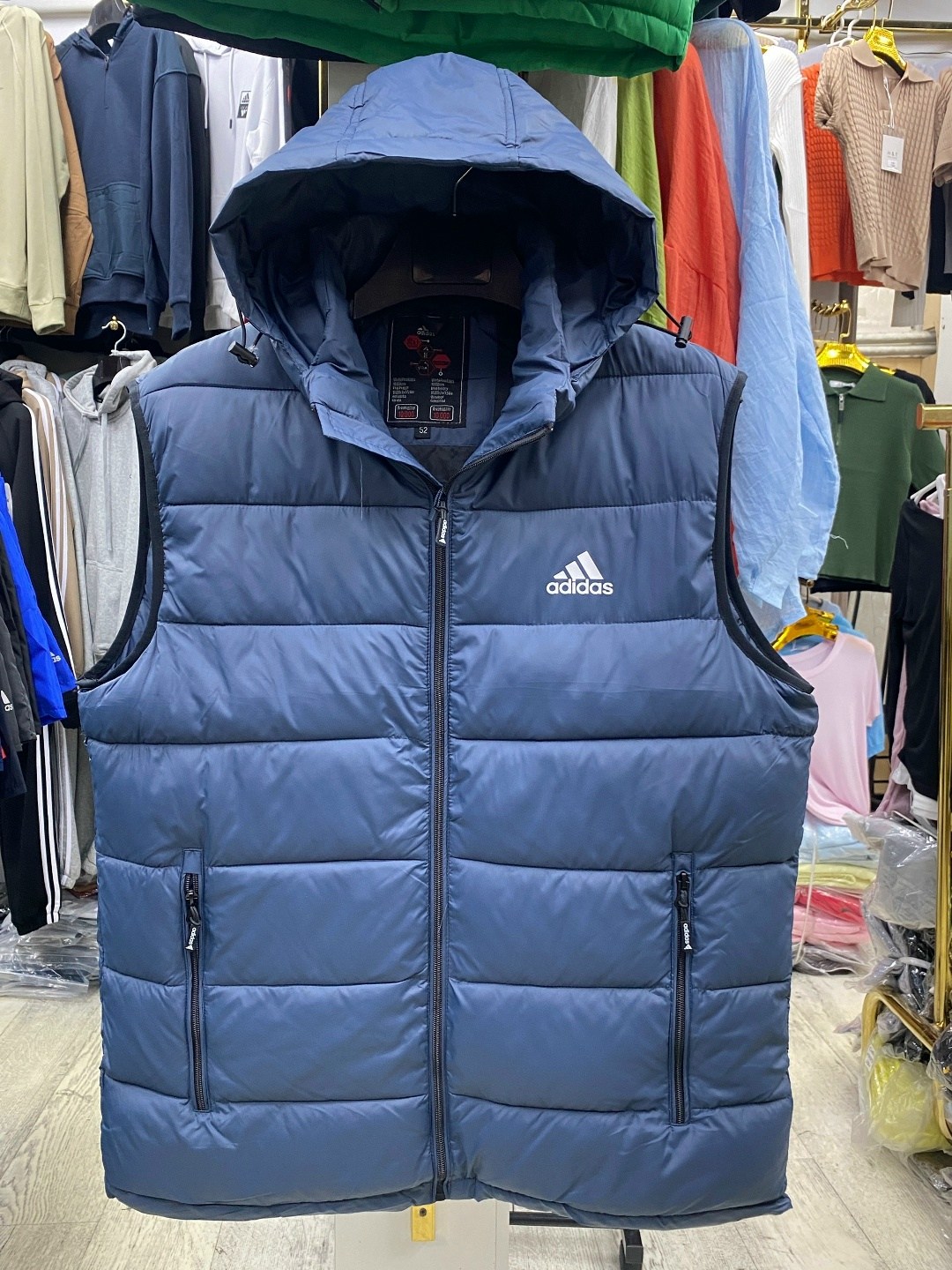 жилет adidas,жилетка адидас ориджинал мужская,жилет утепленный adidas,жилетка adidas,мужской жилет