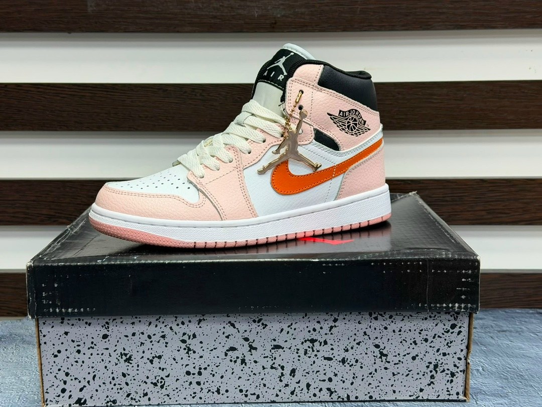 женские кроссовки nike air jordan 1 mid,кроссовки женские nike air jordan 1,nike air jordan 1 mid,nike air jordan 1,air jordan 1 high zoom pink glaze