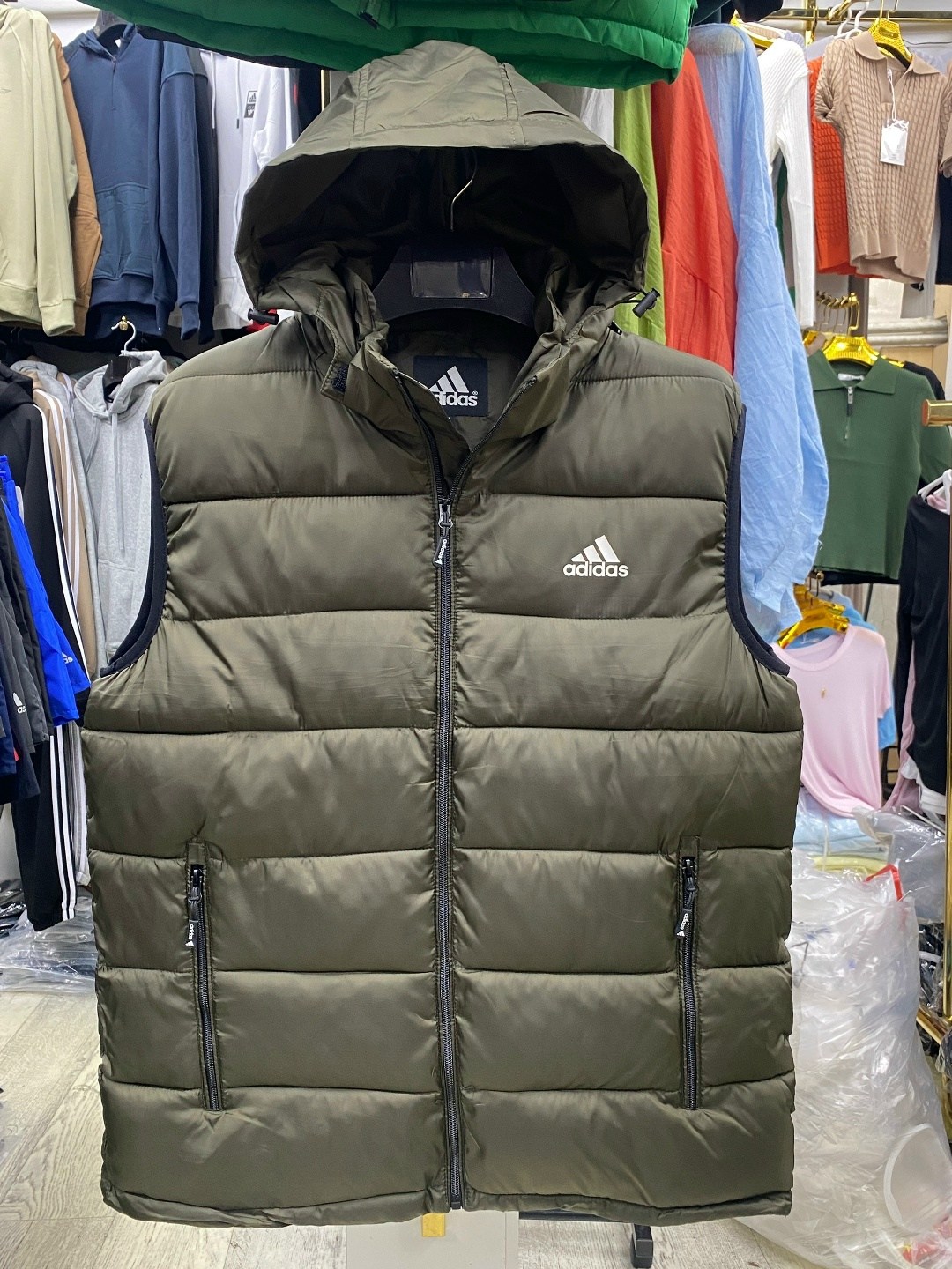 жилет adidas,жилетка адидас ориджинал мужская,жилет утепленный adidas,жилетка adidas,мужской жилет