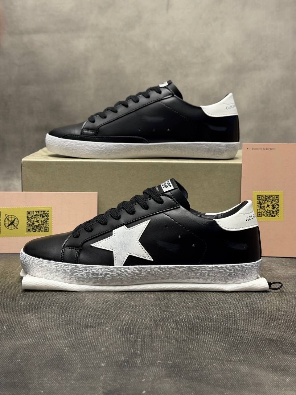golden goose deluxe brand черные кожаные кеды superstar с белой звездой,golden goose кеды hi star на платформе черный,кроссовки golden goose superstar black white,,golden goose deluxe brand черны