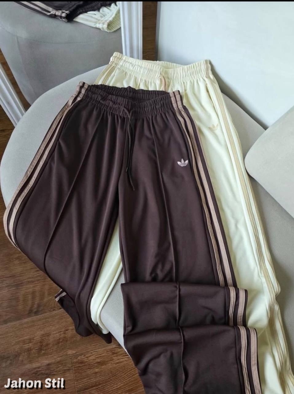 брюки спортивные adidas originals,спортивные штаны коричневого цвета adidas originals,тканевые брюки adidas originals loose fit pants adicolor firebird светло-коричневый,спортивные брюки adidas,брюки
