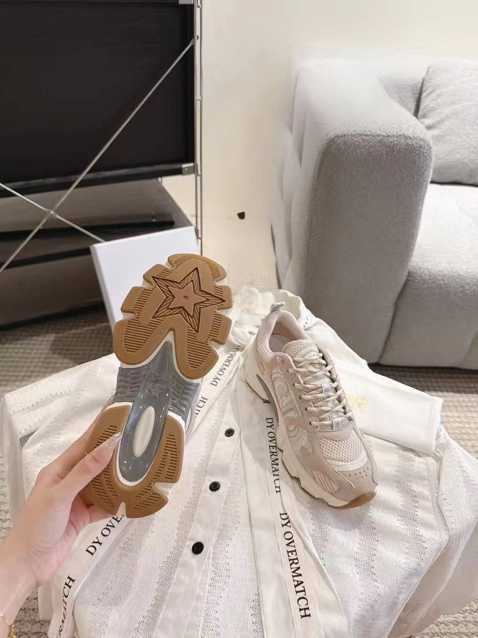 кроссовки dior,женские кроссовки,диор кроссовки,кроссовки женские белые,модные кроссовки