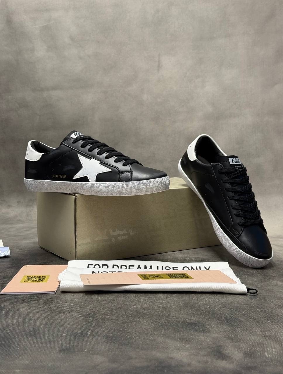 golden goose deluxe brand черные кожаные кеды superstar с белой звездой,golden goose кеды hi star на платформе черный,кроссовки golden goose superstar black white,,golden goose deluxe brand черны