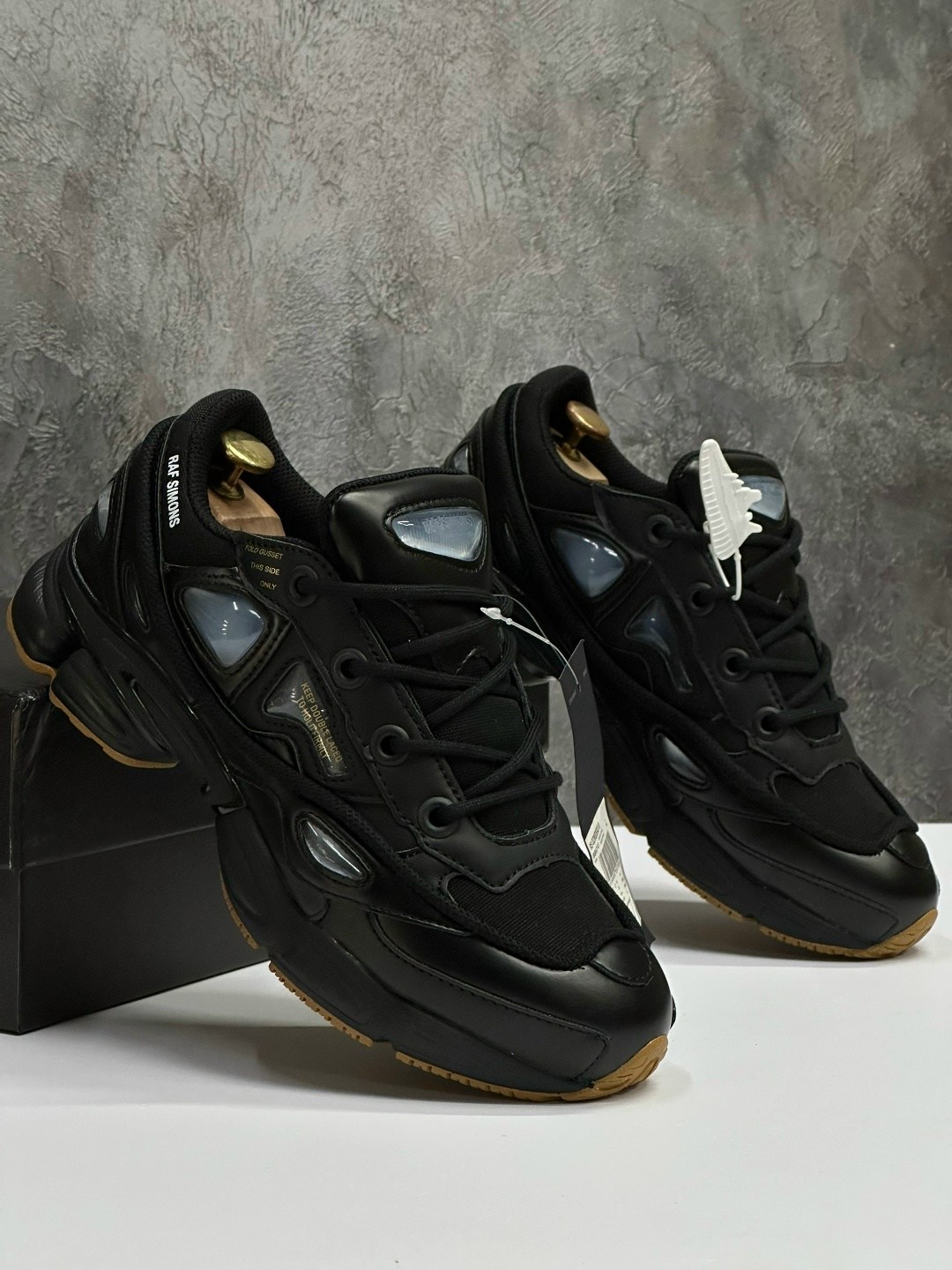 adidas raf simons ozweego,adidas raf simons ozweego 3,кроссовки adidas raf simons x ozweego 3 black corn черный,adidas raf simons ozweego 2,raf simons x adidas ozweego 3 black corn bb6741