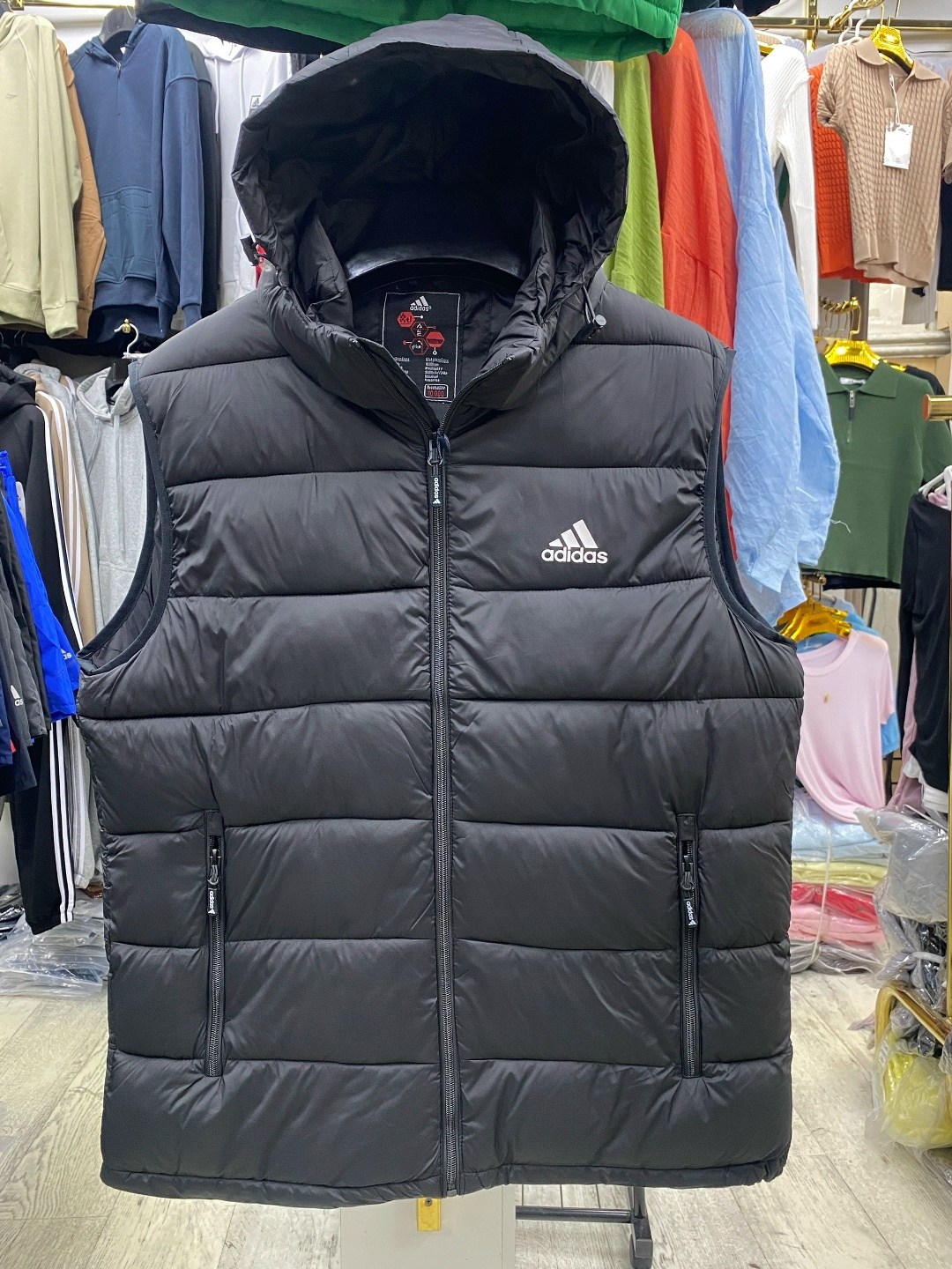 жилет adidas,жилетка адидас ориджинал мужская,жилет утепленный adidas,жилетка adidas,мужской жилет