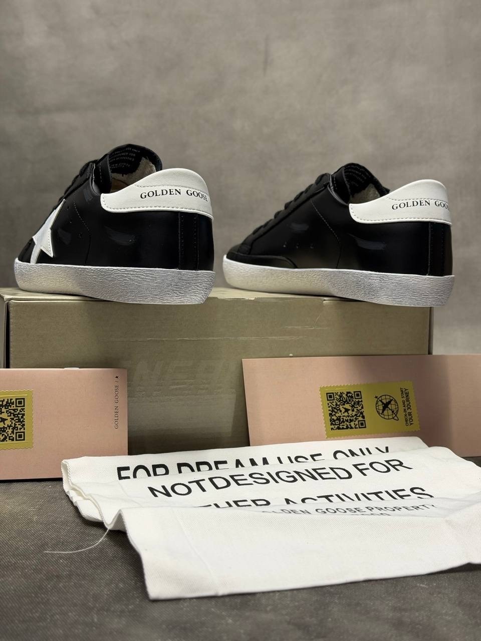 golden goose deluxe brand черные кожаные кеды superstar с белой звездой,golden goose кеды hi star на платформе черный,кроссовки golden goose superstar black white,,golden goose deluxe brand черны
