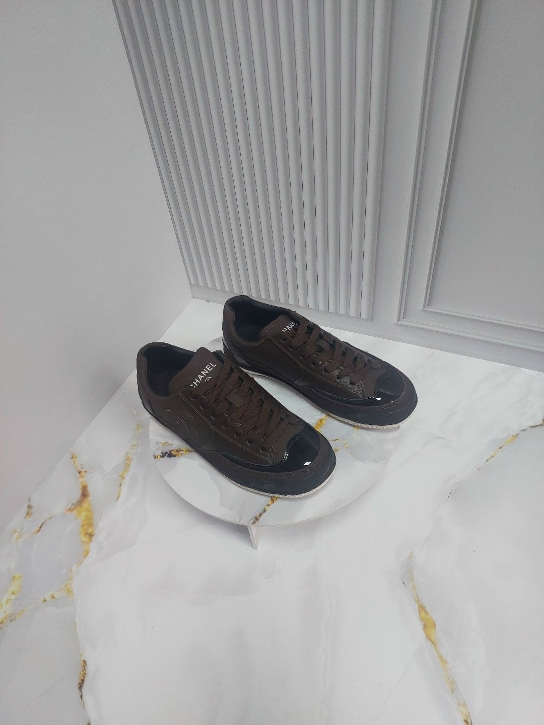 женские кроссовки chanel,кроссовки chanel,женские кеды chanel,кеды chanel,кроссовки кожаные chanel