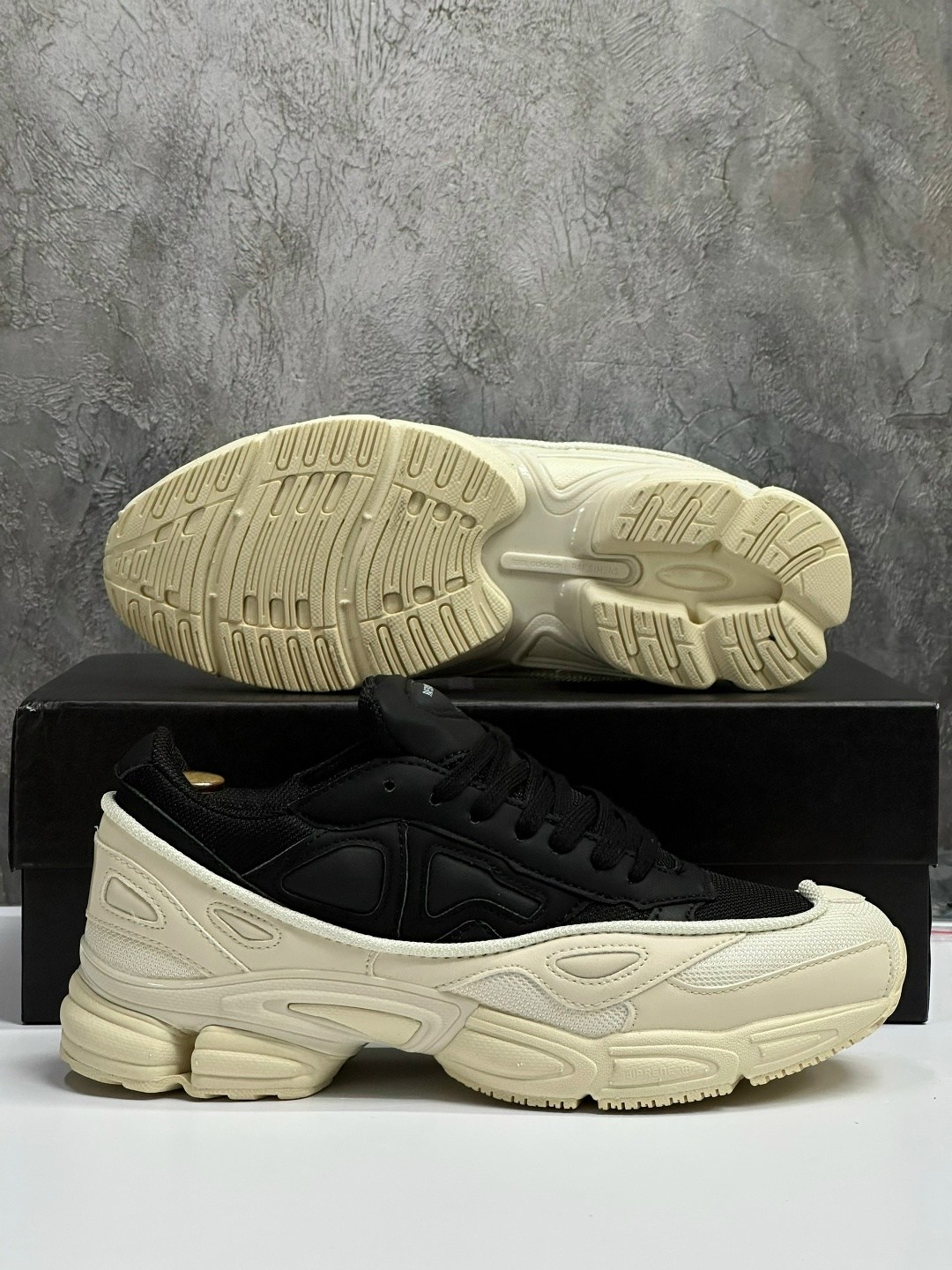 adidas ozweego 3 raf simons cream white,кроссовки raf simons x ozweego adidas белый,adidas ozweego raf simons,adidas x raf simons ozweego white & black,adidas raf simons ozweego 3